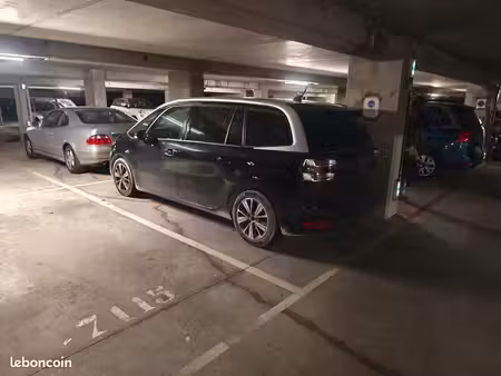 1 place de parking voiture dans sous sol sécurisée