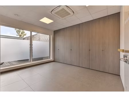 commercieel te koop in staden