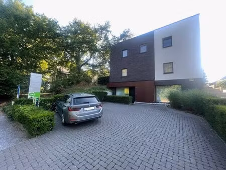 genk  winterslagstraat 89/1: instapklare  bemeubelde bureelruimte incl. parking vlakbij he