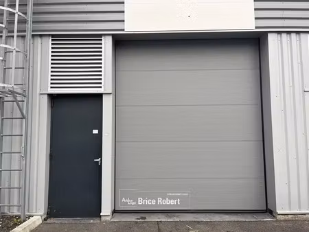 a louer - local d'activités avec bureaux / showroom - vénissieux