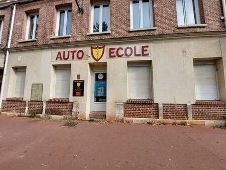 location local professionnel 57m² elbeuf 76500