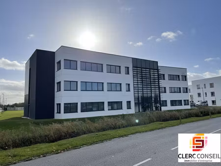 location local professionnel 229m² isneauville 76230