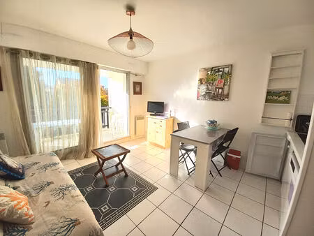 charmant studio t1 bis à 200 m de la plage