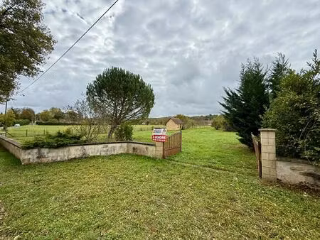 terrain à bâtir à cubjac de 2040 m²
