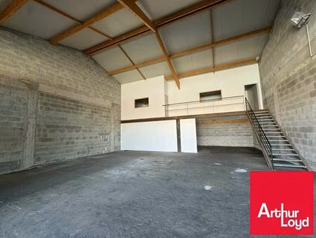 location local commercial 250m2 ustaritz 64480 - 2150 € - surface privée