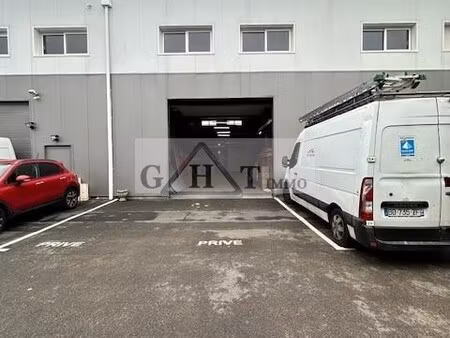 location local commercial