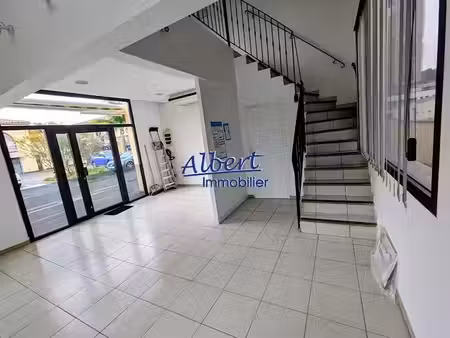 location locaux professionnels 1 pièce 59 m² à ollioules (83190)  1 474 €
