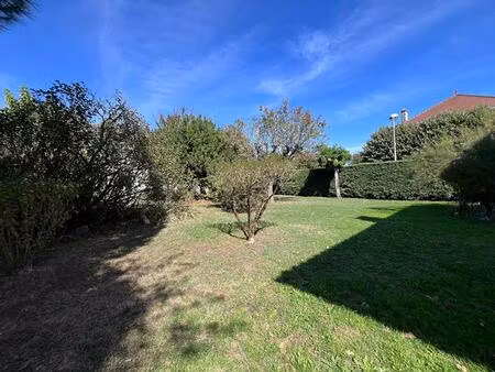 terrain cenac 300 m2