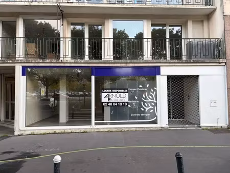 local commercial à louer - 92m2 - nantes centre-ville