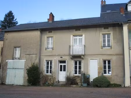 morvan - belle maison bourgeoise avec jardinet et garage