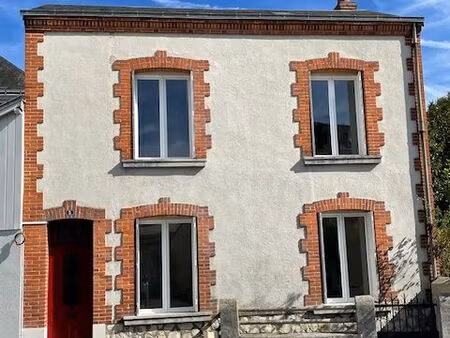 grande maison rénovée à louer + parking tours la tranchée