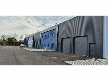 local d'activités à vendre