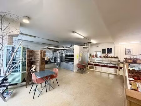 a saisir fonds de commerce boulangerie pâtisserie  murs commerciaux et maison d'habitation