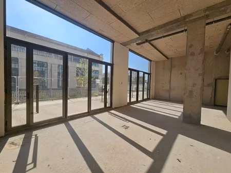 a louer - local commercial - 107 m² - saint denis - village des athlètes