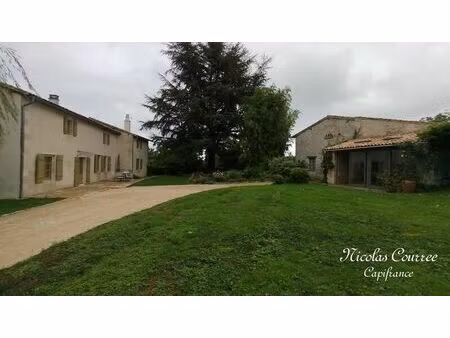 vente maison 6 pièces 130 m² celles-sur-belle (79370)