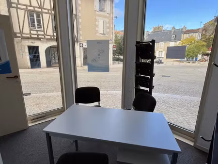 location commerce 31 m² à poitiers (86000)