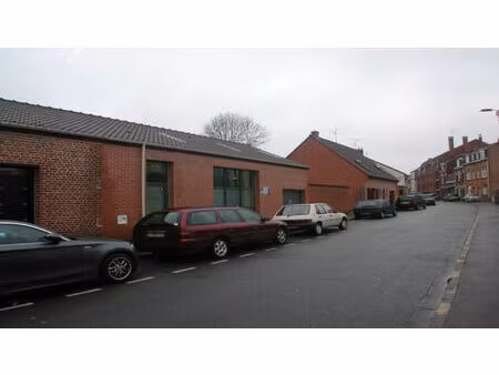 à louer ! local professionnel ou commercial de 120 m² avec terrasse  parking et nombreux a
