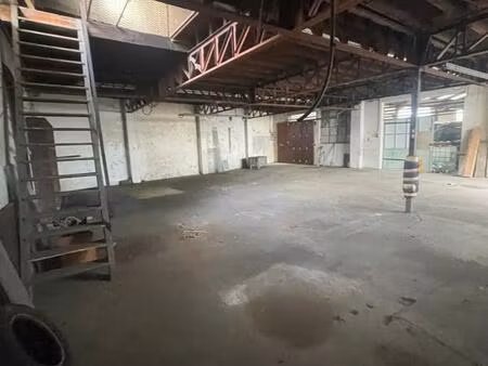 entrepôt plein centre d’oloron