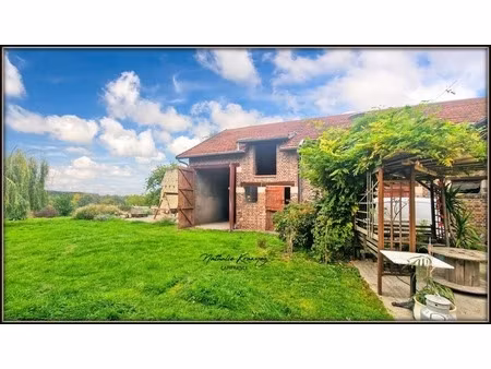 proche de grandpre (08) authentique corps de ferme rénové de 172m² avec dépendances sur 18