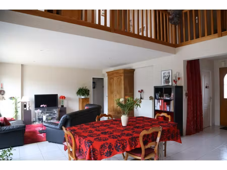 la seguiniere - maison de 140 m² avec 4 chambres  bureau  garage et jardin clos avec pisci