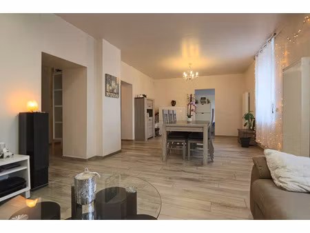 maison de ville 5 pièces – 152 m² – jardin verdoyant de 431 m² – clouange centre