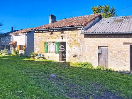 ensemble immobilier à la campagne