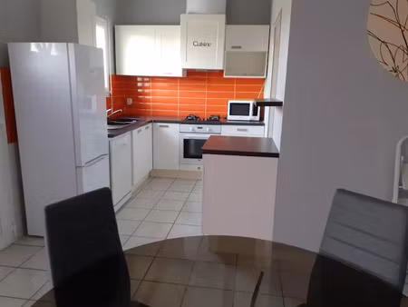 location meublée appartement 3 pièces 40 m² à miramas (13140)  850 €