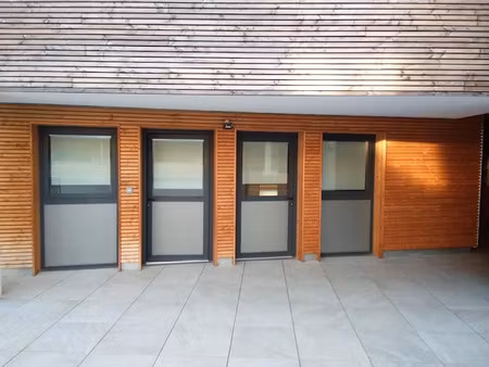 location locaux professionnels 85 m² à les mees (04190)  749 €