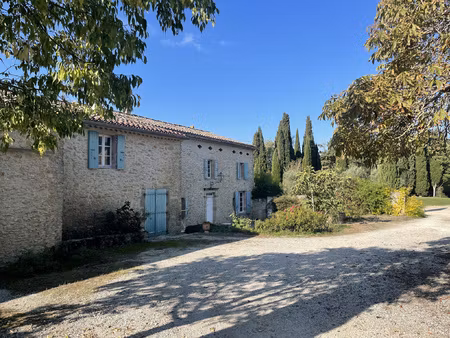 superbe propriété 300 m2 avec maison secondaire et dépendanc