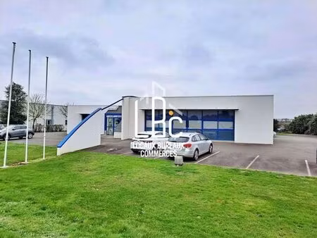 bureau de prestige de 263 m2 en location - givrand  pays de la loire