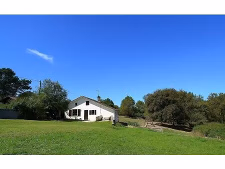 maison amou m² t-4 à vendre  115 000 €