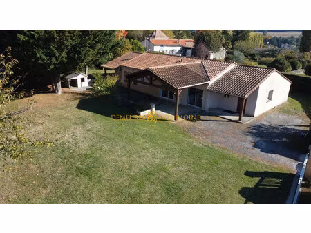 charmant pavillon de plain-pied dans un environnement verdoyant