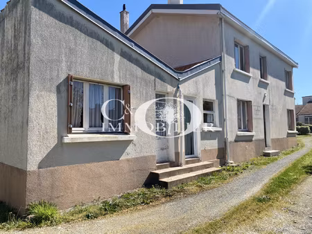 maison spacieuse dans le bourg