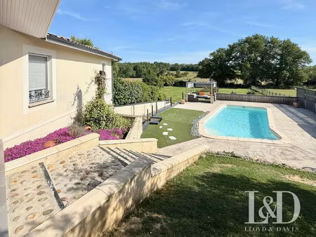 villa spacieuse à la campagne prés de créon