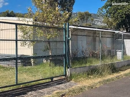 villa f4/5 avec hangar