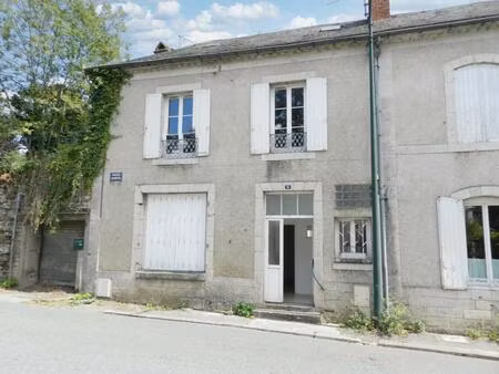 a vendre gramat centre  immeuble de rapport comportant 2 t3  terrain 1 157 m²