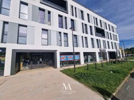 vente bureaux et commerces à trélazé (49800) : à vendre / trélazé