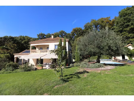 à 5 minutes de pougues-les-eaux / villa à l'allure contemporaine 2011 sur plus d'1 hectare