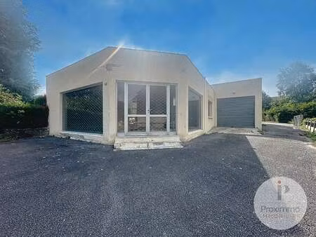 location bureaux et commerces à questembert (56230) : à louer / 180m² questembert