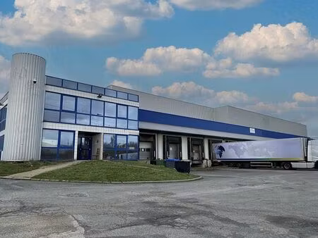 location local d'activités lieusaint 4 770 m²