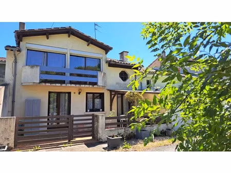 vente maison 5 pièces 154 m² à saint-seurin-sur-l'isle (33660)  149 900 €