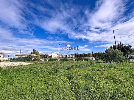 terrain zone artisanale saint andiol 589 m2