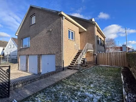 halfopen bebouwing in het hart van wenduine  op wandelafstand van winkels  openbaar vervoe