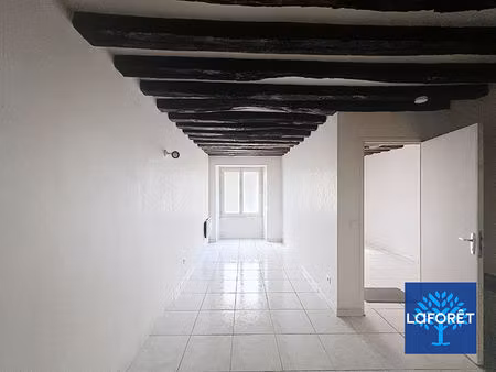 local commercial la ferté-alais à vendre