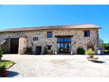charmante maison familiale avec potentiel gîte et piscine sur 7 5 ha