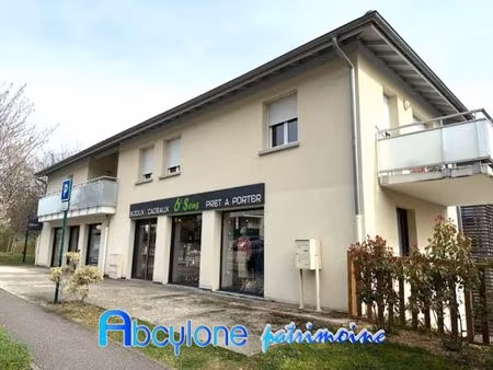vente local commercial 60m2 saint-ismier (38330) - 85000 € - surface privée