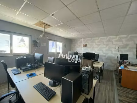 bureaux avec stockage a louer