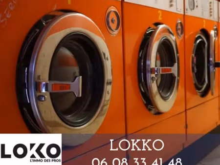 local de 60 m2 avec parking sur axe passant