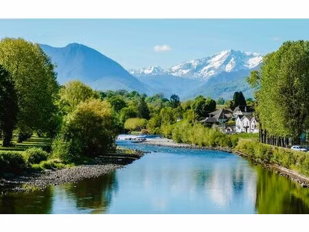 nay  a vendre  immeuble de 231 m² habitables composé de 4 appartements sur une parcelle de