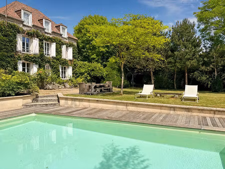 maison d'exception avec piscine et dependance